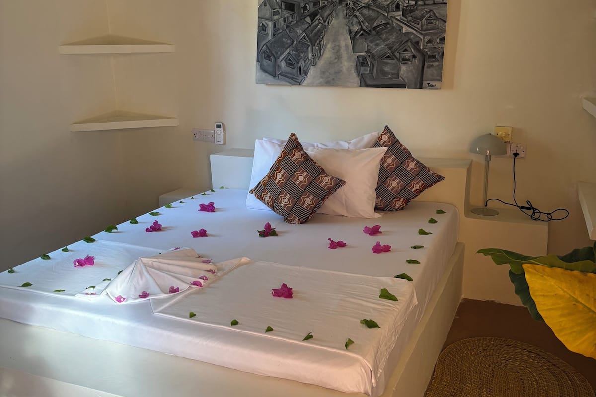 Quarto casal | Berços grátis, Wi-Fi de cortesia, roupa de cama