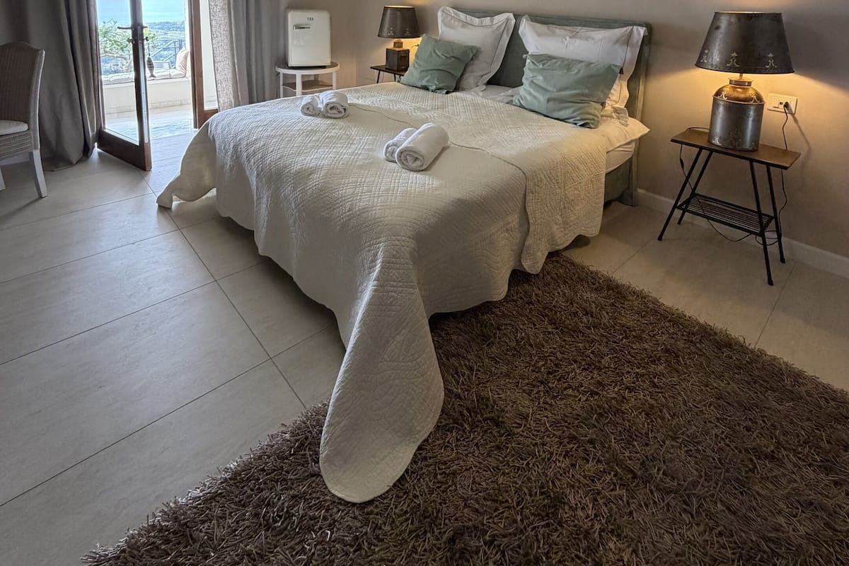 Deluxe Suite, Private Bathroom, Bay View (Balkon)