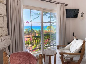 Deluxe Double Room, Balcony, Sea Facing | Beach/ocean view - Cumbalıca Flora (Cesme)