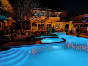 ด้านหน้าที่พัก