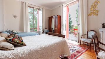 3 bedrooms, iron/ironing board, bed sheets