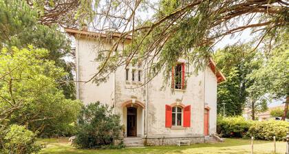 Lingaillat, peaceful and nestling in the heart of a park