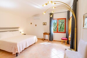 4 soverom, wi-fi (inkludert) og sengetøy