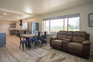 Dining - Unwind in this stylish, fully remodeled farmhouse with mountain views and a private hot tub (Eagle Point)