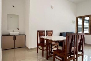 Dining - Easy Nest Residence (Kannur)