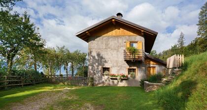 Chalet 'Baita Angomà' with Mountain View and Private Garden