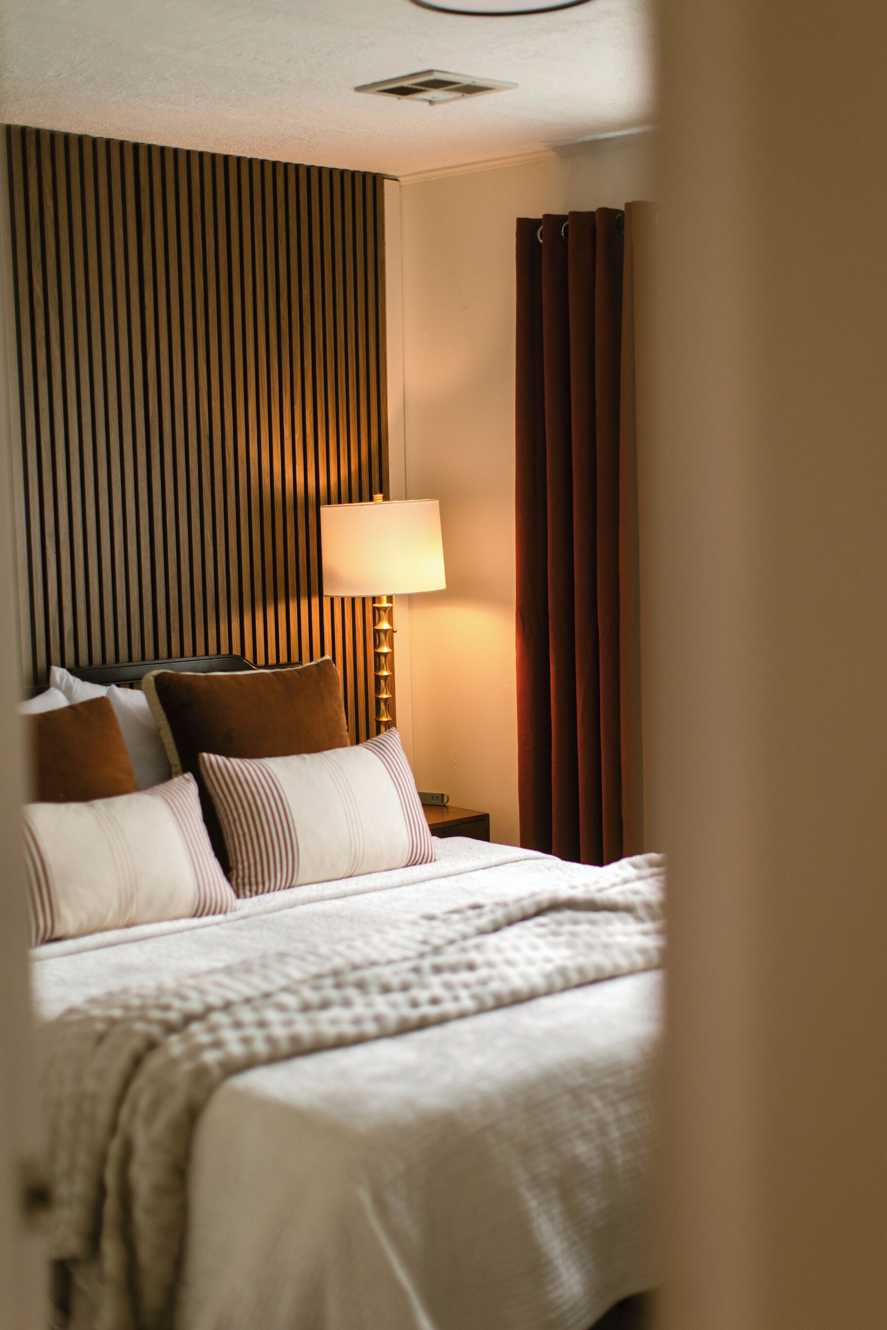 4 chambres, fer et planche à repasser, lit parapluie, Wi-Fi gratuit