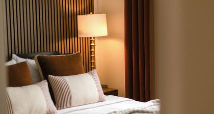 This is a 3 bedroom 2 bath home with large backyard. In the back of the property features a 1 bedroom fully equipped guest house with a gate from the backyard for easy access.