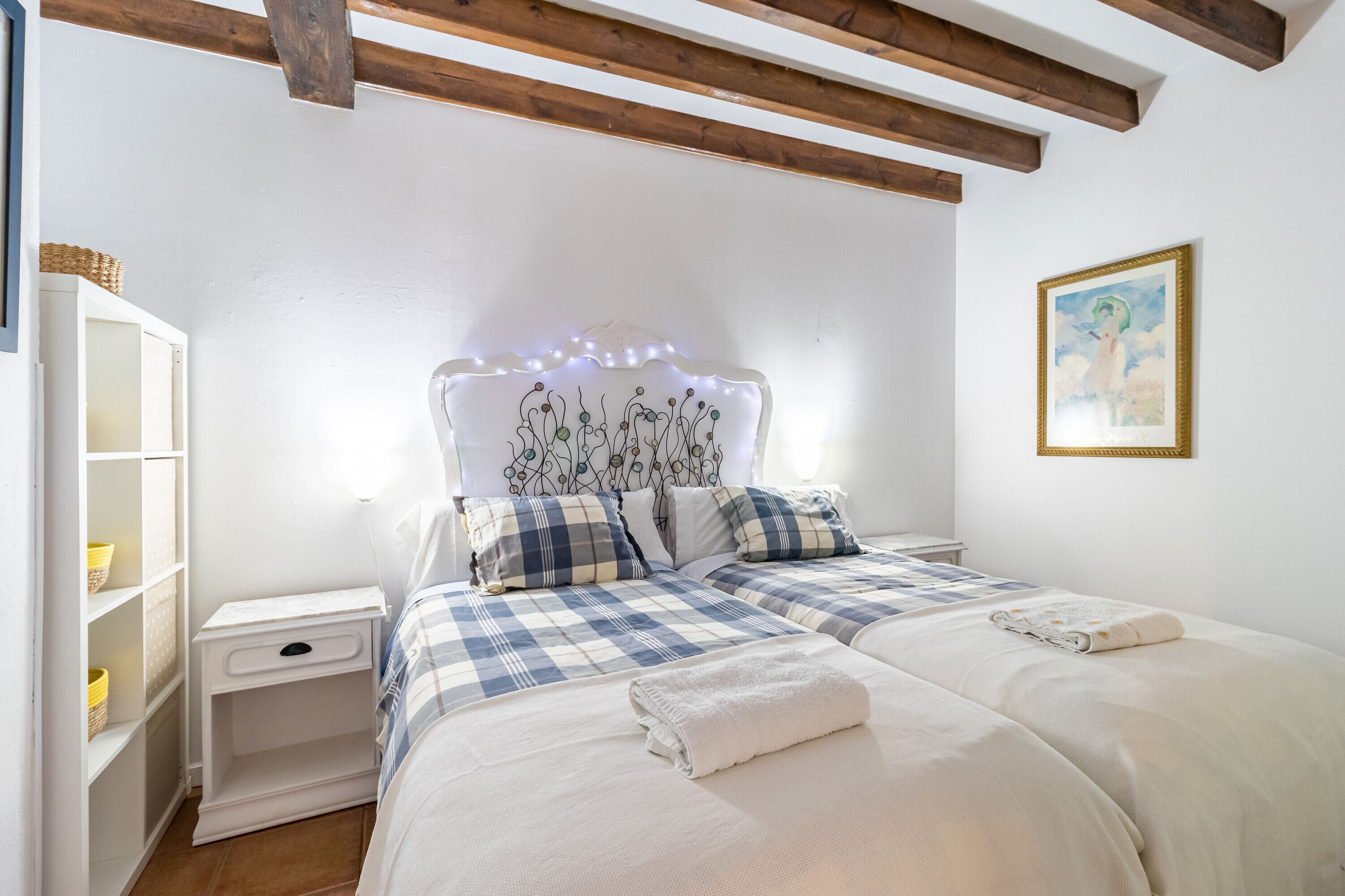 2 多间卧室、熨斗/熨衣板、免费 WiFi、床单