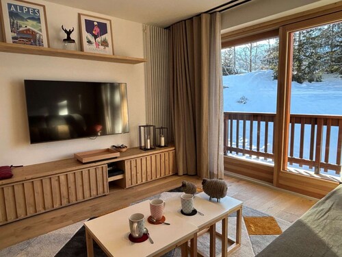 Renovated apartment in Méribel, near slopes, fiber included