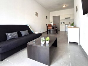TV - Apartment in Saint-Florent with terrace (Saint-Florent)