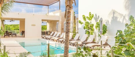 2 piscinas al aire libre