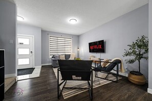 Smart-TV, Bücher, Arbeitsbereiche