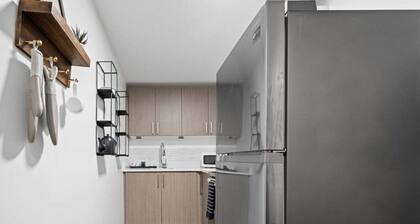 Cozy 2BR Bsmt Suite | Near Commonwealth & Rogers!