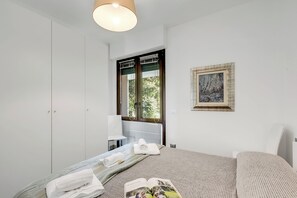 Family Apartment, Multiple Bedrooms, 2 Bathrooms, Mountainside (Aquavista Pool and Lake View)