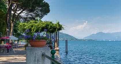 Aquavista Pool and Lake Maggiore View