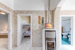 2 slaapkamers, een strijkplank/strijkijzer, gratis wifi, beddengoed