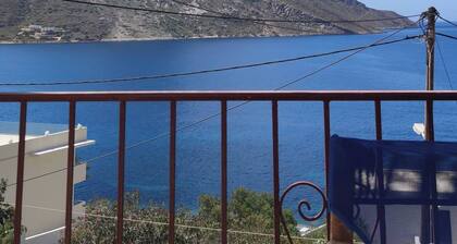 Grande Grotta House in Armeos
