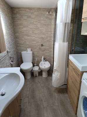 House, 2 Bedrooms, Smoking, Balcony | Bathroom - Recanto do sol Apartment (Catania)