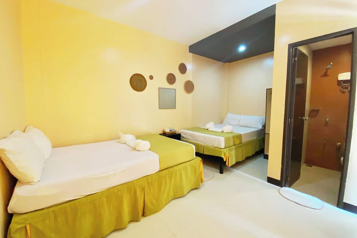 Quarto premium | Escrivaninha, Wi-Fi de cortesia, roupa de cama