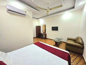 Deluxe Single Room | Free WiFi - Hotel Royal Dreams (Amritsar)
