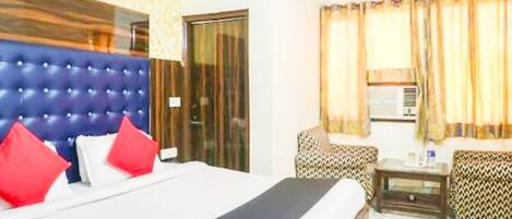 Family Double Room, City View | Soundproofing, bed sheets