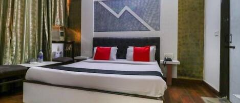 Kahden hengen deluxe-huone, kaupunkinäköala | Äänieristys, vuodevaatteet