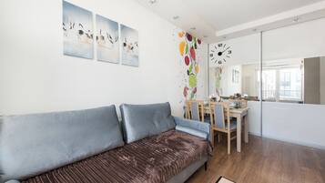Apartamento (183C) | Área de estar | TV de tela plana