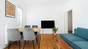 Apartment (210) | Living area