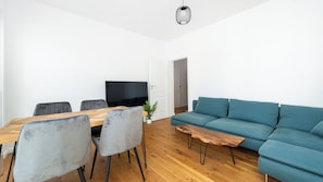 Apartment (210) | Wohnbereich