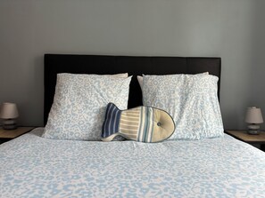 5 chambres, fer et planche à repasser, Wi-Fi, draps fournis