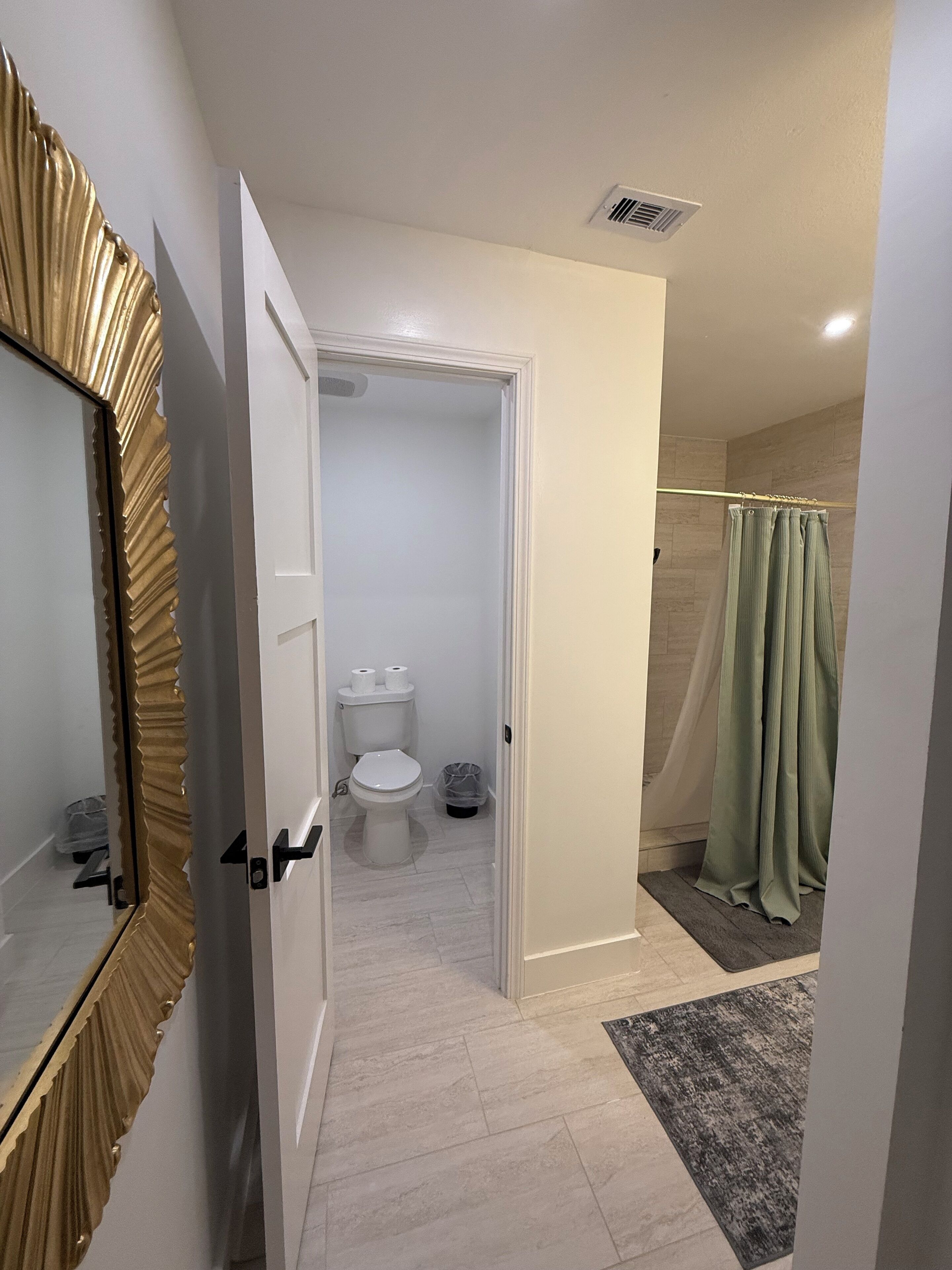 Luxury House, Beach View | Bathroom | Free toiletries, soap, shampoo, toilet paper