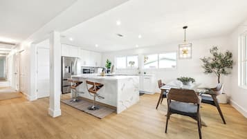 Luxury House, Beach View | Living area