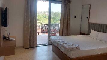 Deluxe Double Room, Mountain View | Free WiFi
