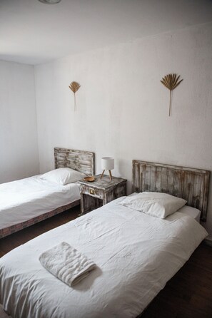 6 Schlafzimmer, Reisekinderbett, WLAN, Bettwäsche