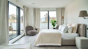 Apartment | 2 bedrooms, hypo-allergenic bedding, laptop workspace, free WiFi