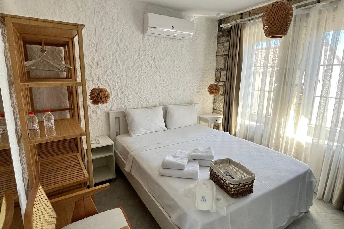 Chambre Économique, vue ville | 1 chambre, articles gratuits dans le mini-bar, bureau, Wi-Fi gratuit