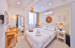 Free minibar, desk, free WiFi, bed sheets - REF Alacati (Cesme)