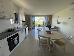 Interior - Nicest 1 Bdrm Top Floor Unit Ocean Views Pool Spa Walk to Marina (Urangan)
