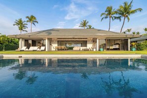Pool - Over 3600 sqft 🏊Private Pool🚶‍♂️Walk to MLBeachClub (Waimea)