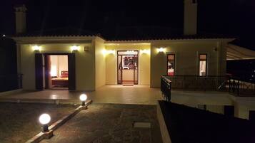 Villa, Accessible | 2 bedrooms, soundproofing