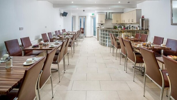 Dining - Abbey Hotel (London)