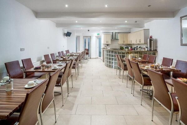 Dining - Abbey Hotel (London)