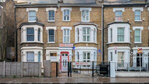 Front of property - Abbey Hotel (London)