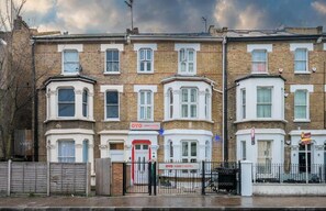 Front of property - Abbey Hotel (London)