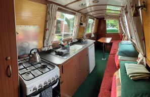 Cabaña | Cocina privada | Refrigerador y horno 