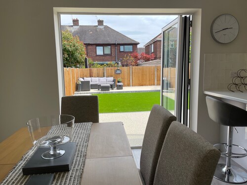 The Dooley, 3-beds, Sleeps 6, Pet Friendly