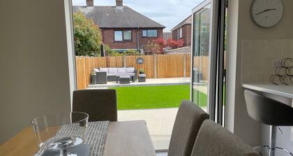 The Dooley, 3-beds, Sleeps 6, Pet Friendly