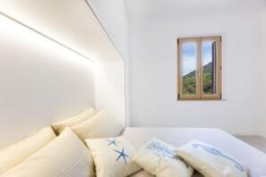 2 bedrooms, iron/ironing board