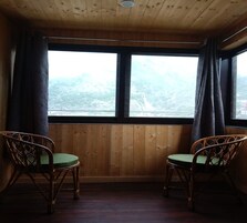 高级三人房 | 免费 WiFi